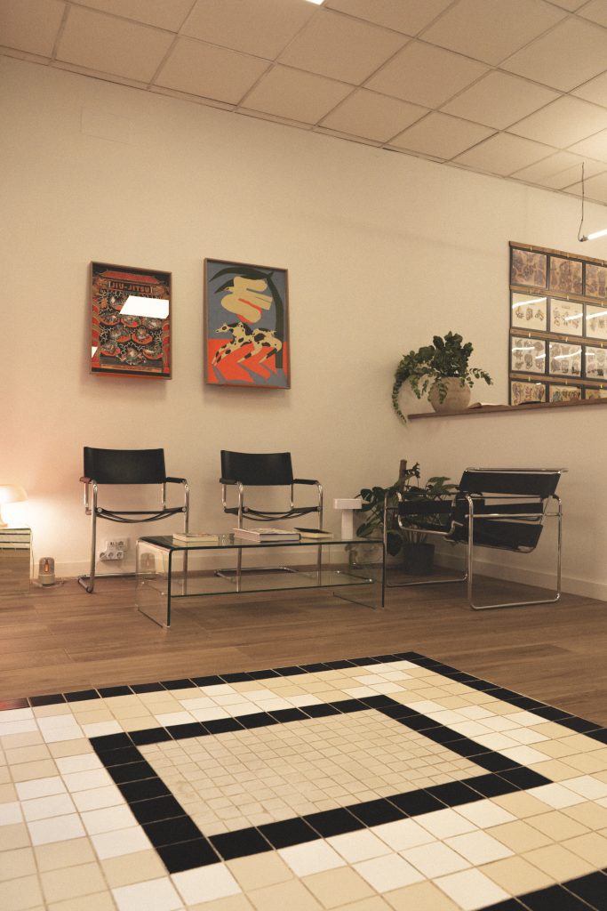 Recepción de nuestro estudio donde podrás encontrar referencias del tatuaje